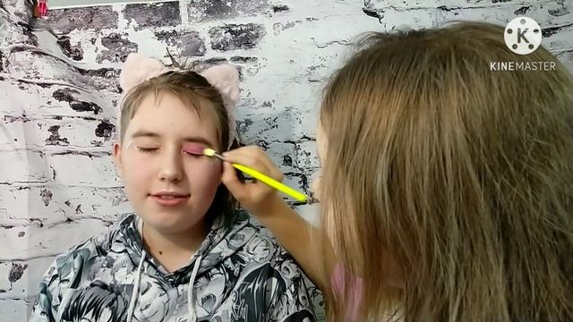 ДЕЛАЮ МЕЙКАП ПОДРУГЕ |БЮДЖЕТНЫЕ НОВИНКИ| СТРЕЛКИ для НАВИСШЕГО века |*не туториал*| Darisha BeauDy смотреть онлайн