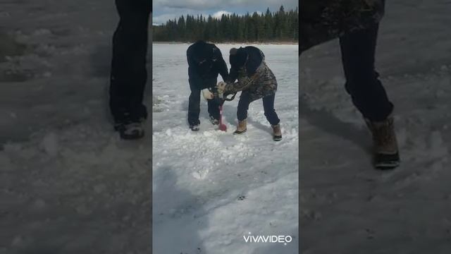 March 20, 2022 VLOG- Icefishing on Inga Lake in Northern BC смотреть онлайн