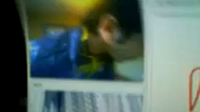Жестко троллит людей в чате смотреть онлайн