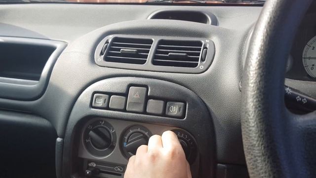 2003 Rover 25 Start up engine and indepth tour part 1 смотреть онлайн