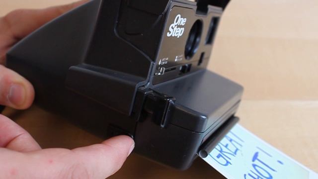 How To Take A Picture Without Flash - Tutorial: How To Use A Polaroid 600 Camera смотреть онлайн