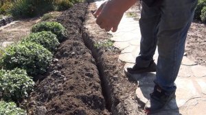 КАК КОПАТЬ УЗКУЮ ТРАНШЕЮ ? ПРИСПОСОБЛЕНИЕ ДЛЯ КОПКИ УЗКИХ ТРАНШЕЙ .Металлолом в дело.