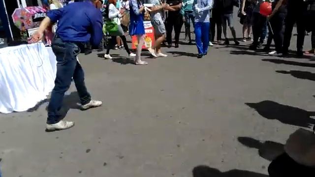 Открытие Бургер Мастера, танец гопника смотреть онлайн