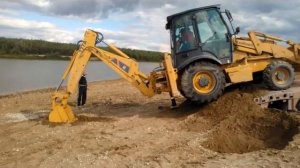 Экскаватор-погрузчик LiuGong CLG777A