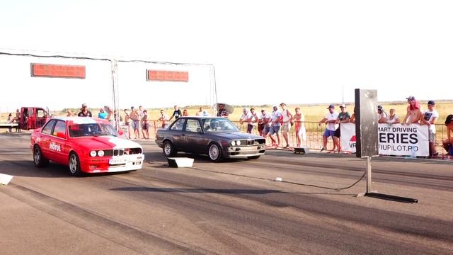 BMW E30 2.5 N/A vs BMW E30 2.5 N/A смотреть онлайн