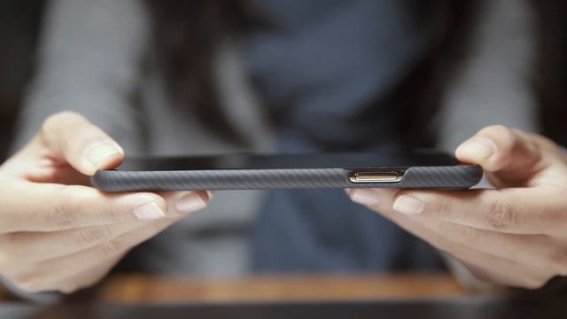 An Ultra Lightweight, Super Thin Phone Case Made From Bulletproof Material. смотреть онлайн