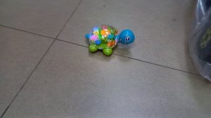 Светящаяся черепашка с весёлой песенкой/ Играпузик/Игрушка с шестеренками