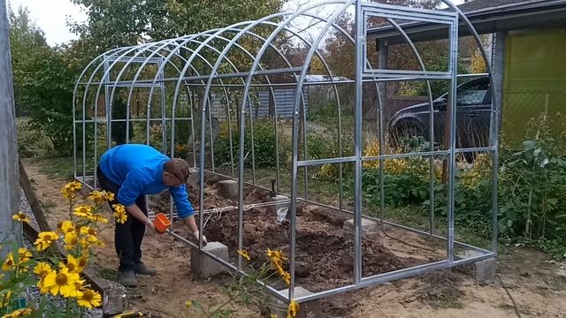 Теплица на блоках. Никакой ветер не страшен.