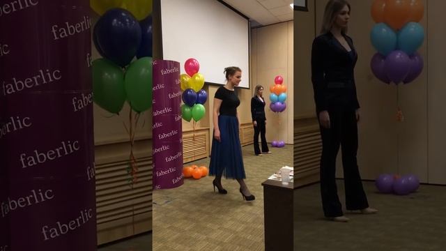 Наши консультанты в одежде Фаберлик смотреть онлайн