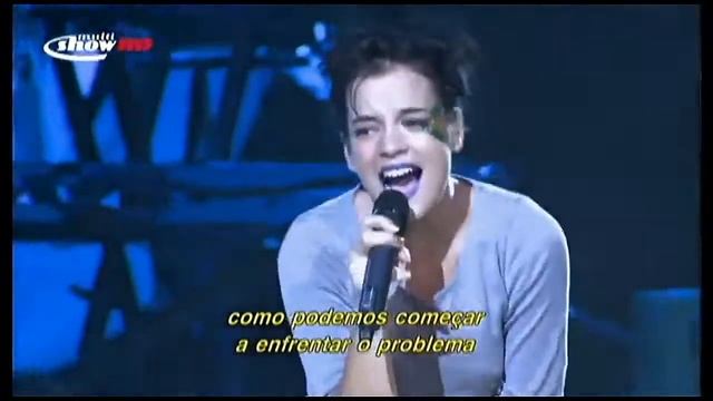 Lily Allen - Everyone's At It (Live In Brazil 2009) (VIDEO) смотреть онлайн