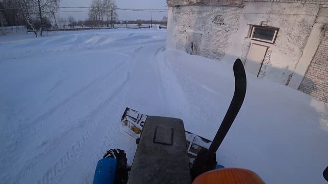 Дунуло так дунуло. Чистим после метели! смотреть онлайн