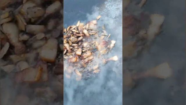 Картопля з салом та грибами😋 на пательні 🥘