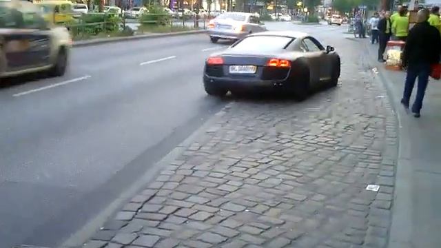 Audi R8 vs Mercedes Benz CL63 AMG ! Sound + Acceleration ! смотреть онлайн