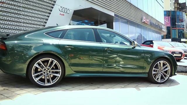 Audi RS7 in Verdant Green at Audi Mumbai West смотреть онлайн