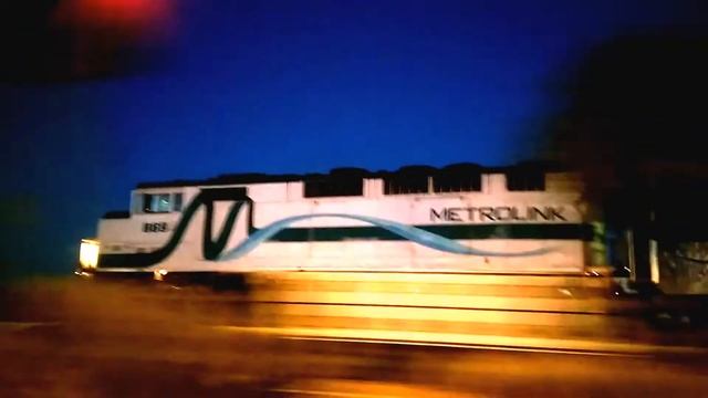 Metrolink 269 of 09/20/2015 being led by SCAX EMD F59PH 869 still using its K5LA смотреть онлайн