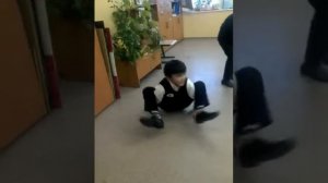 Случайно ударил друга😂😂!!!