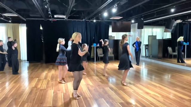 LATIN DANCE CLASS/CHACHA/ смотреть онлайн