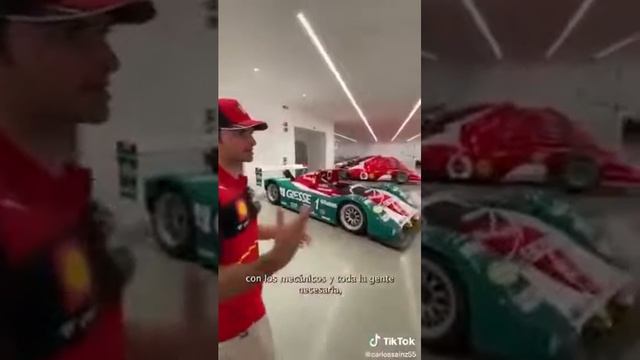 Carlos Sainz Jr visits the new Ferrari building (subtitles in Spanish) By: @carlossainz55 on Tik To смотреть онлайн