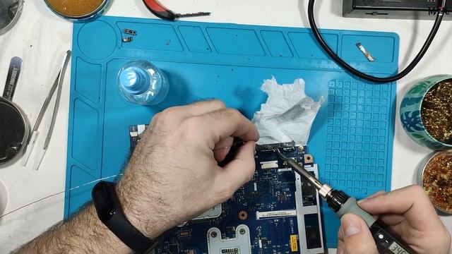 Laptop motherboard SATA connector replacement / Zamena SATA konektora // 笔记本电脑主板SATA连接器更换 смотреть онлайн