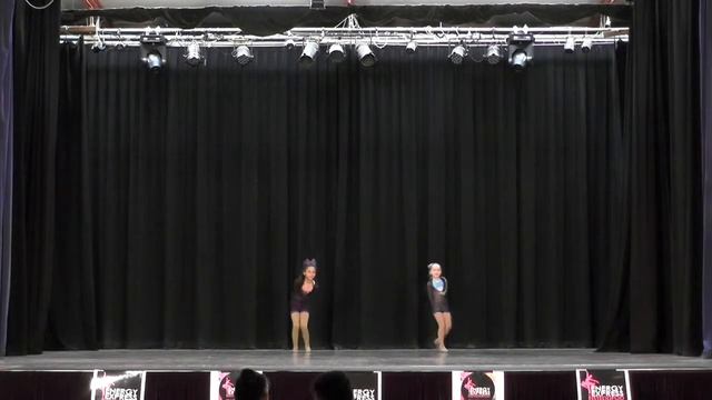 Lara-Rose & Olivia - Whats my Name? смотреть онлайн