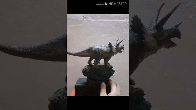 ไทรเซราทอปส์ สไตล์พังค์ /Triceratops model смотреть онлайн