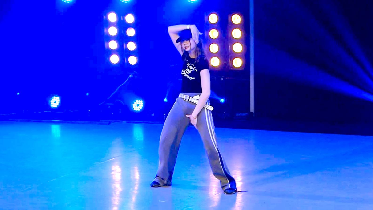 LISA (K-pop Solo Juniors Beginners) смотреть онлайн