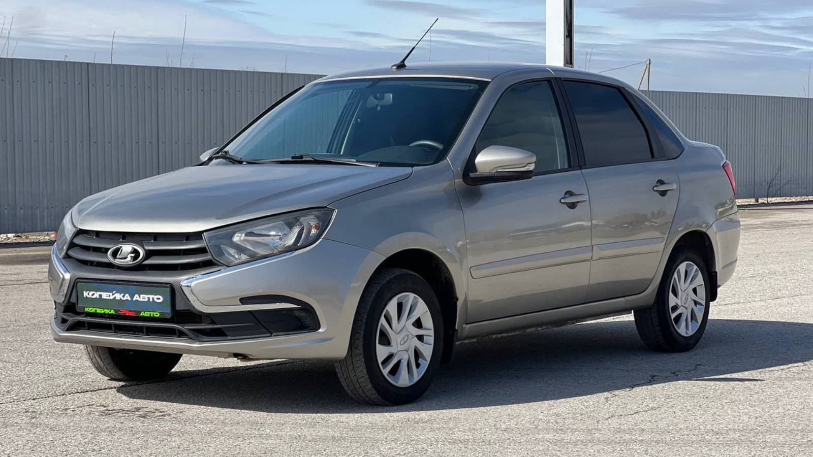 Обзор Lada (ВАЗ) Granta 2022 г. Копейка | Самые Нужные Автомобили смотреть онлайн