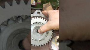 Разбираю раздатку на Уазе не снимая. И замарока с подшипником.