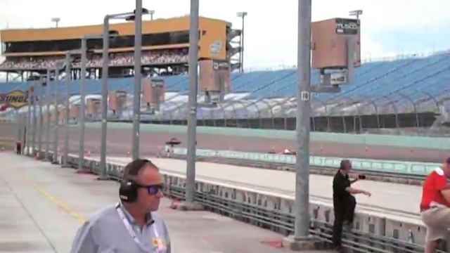 Ferrari F1 Fly-by Homestead-Miami Speedway F1 Cienti смотреть онлайн