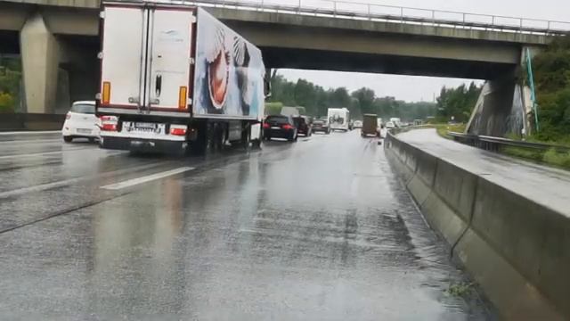 Stauabbau auf der Autobahn (23.08.21) смотреть онлайн