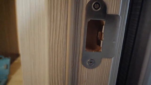Установка двери между комнатные