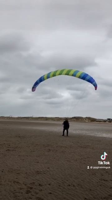 Paramotor training straight line Kiting day 2￼ смотреть онлайн