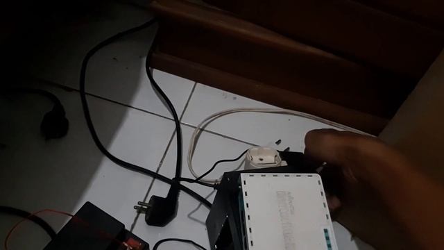 Uji beban Aki yuasa Second dengan UPS modif смотреть онлайн