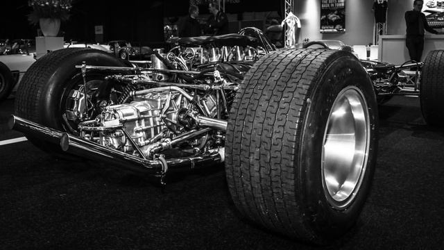 Why FORMULA 1 Tires are SLICK? смотреть онлайн
