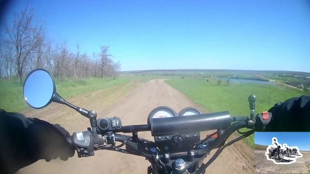 Не большой дальняк по полям на мопедах