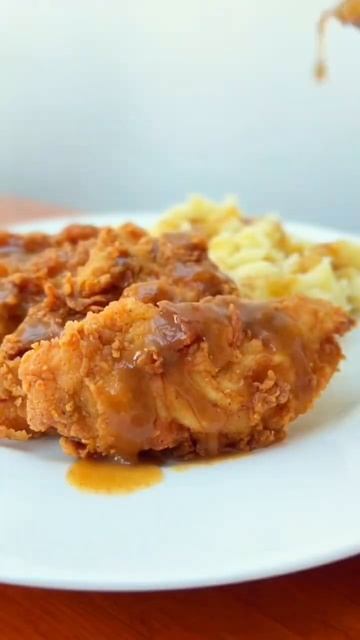 KFC MASH & GRAVY! WIN! #kfc #friedchicken #yum #tasty #food #kfcchicken #fastfood #kfcfriedchicken смотреть онлайн