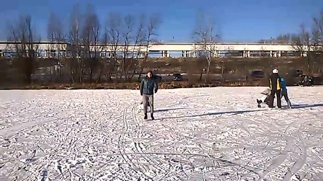 14.01.2018 Лёня и Маша первый раз на катке смотреть онлайн