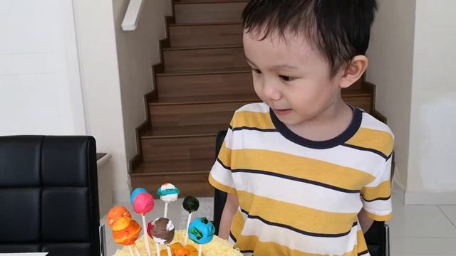 The world most ugly solar system cake смотреть онлайн