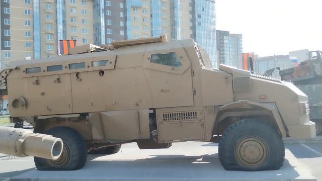 Выставка трофейной техники НАТО в Челябинске. Июль 2024 смотреть онлайн