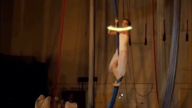 Ariyana La Fey (Neon Ring Video) смотреть онлайн