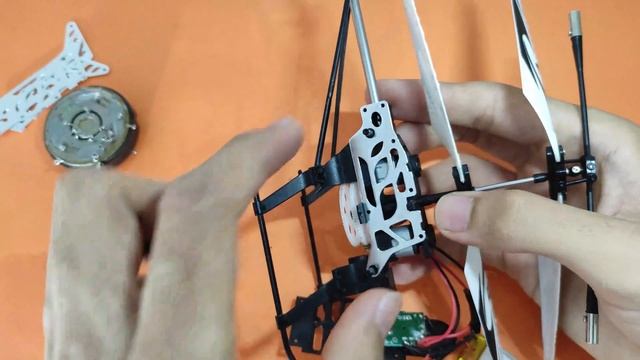 RC Helicopter Unboxing/What is Inside a RC Helicopter смотреть онлайн