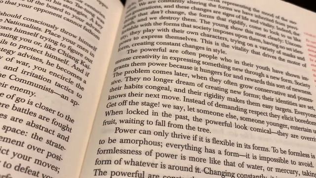48 Laws of Power Chapter 48 Assume Formlessness смотреть онлайн