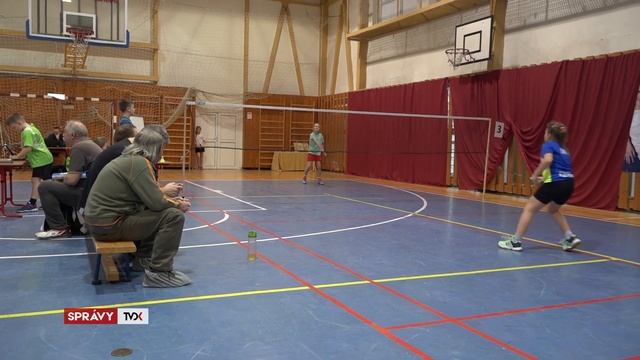 Krátke správy: hokejový a bedmintonový turnaj, plavecké preteky смотреть онлайн