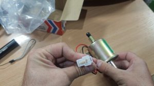 Электро бензонасос Hep02A на карбюраторную машину.mp4