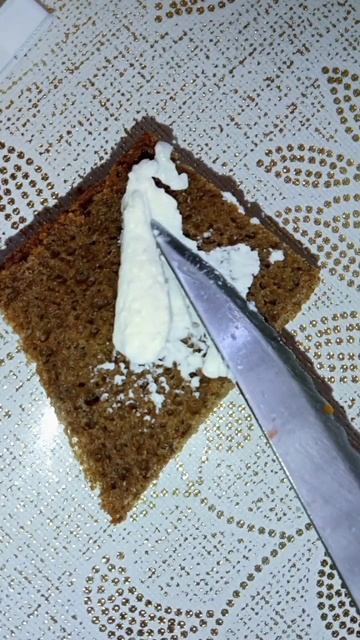 Бутерброды на бородинском хлебе с горбушей.