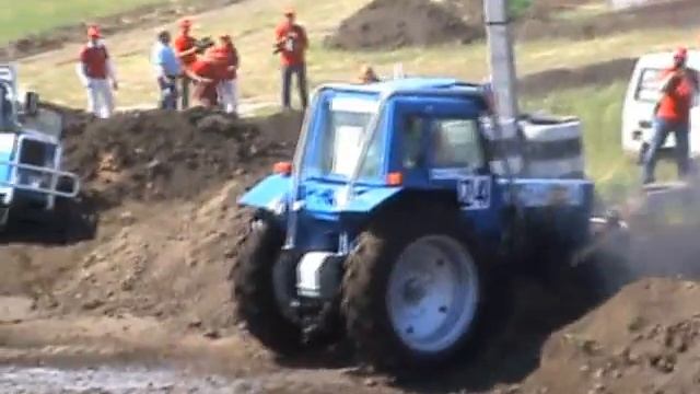 Гонки на тракторах "Бизон трек шоу 2012" смотреть онлайн