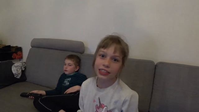 Первое видео. Детский канал MAVIAN TV. Челлендж! Всю ночь смотрим YouTube.