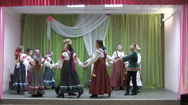 Русская народная песня "Мимо рощицы" смотреть онлайн