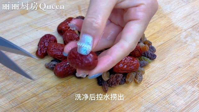 2個香蕉，1碗麵粉，教你從沒吃過的做法，比饅頭好吃，比蛋糕鬆軟，【麗麗廚房】，#香蕉麵包做法，#香蕉麵包料理，#香蕉麵包食譜，#家常菜，#美食，#cooking，#food，#Recipe，#香蕉麵