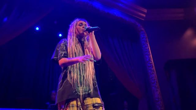 ZHAVIA WARD LIVE